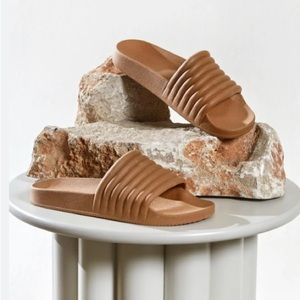 Girlfriend Collective Reslide Tan Sandals